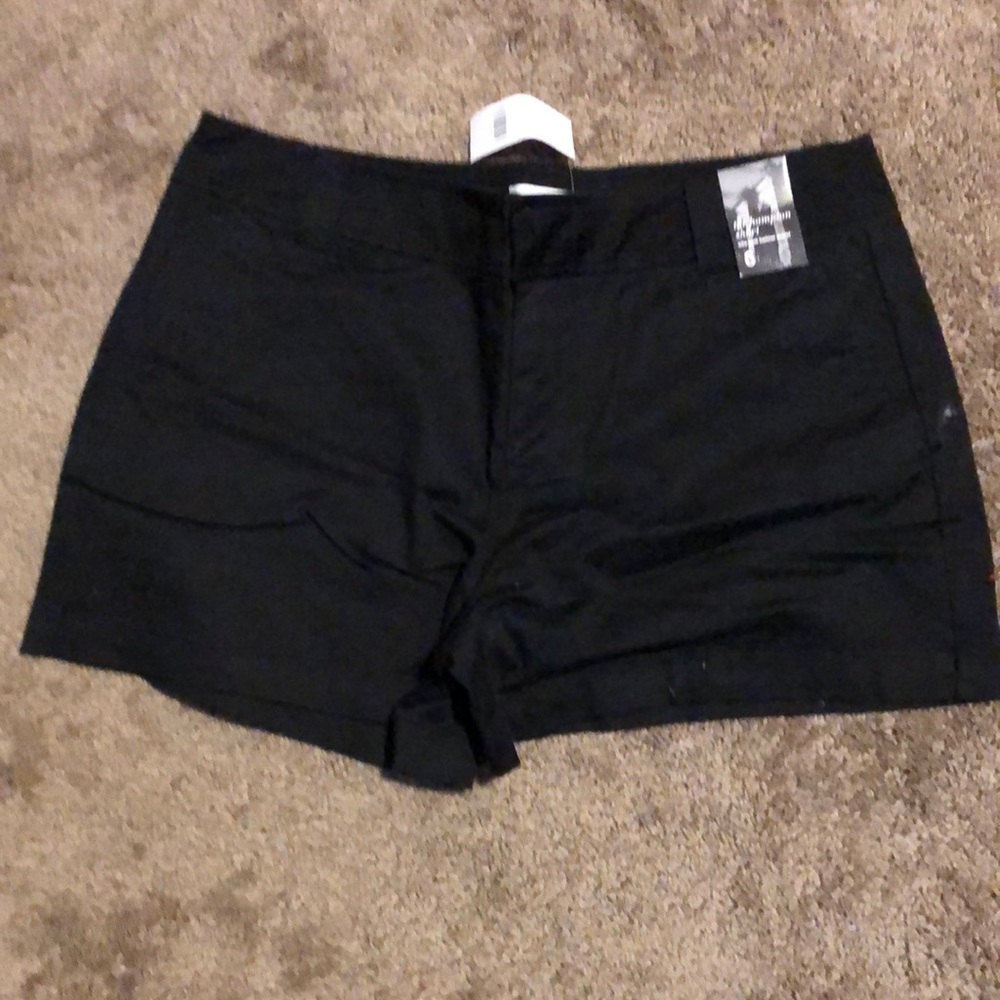 New York and Co size 6 black short
